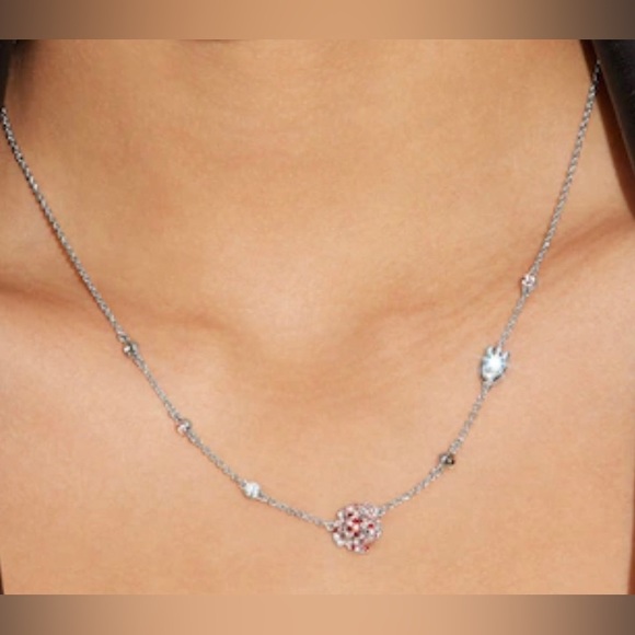 NWT Sparkling Rose Stone Necklace - Picture 4 of 4